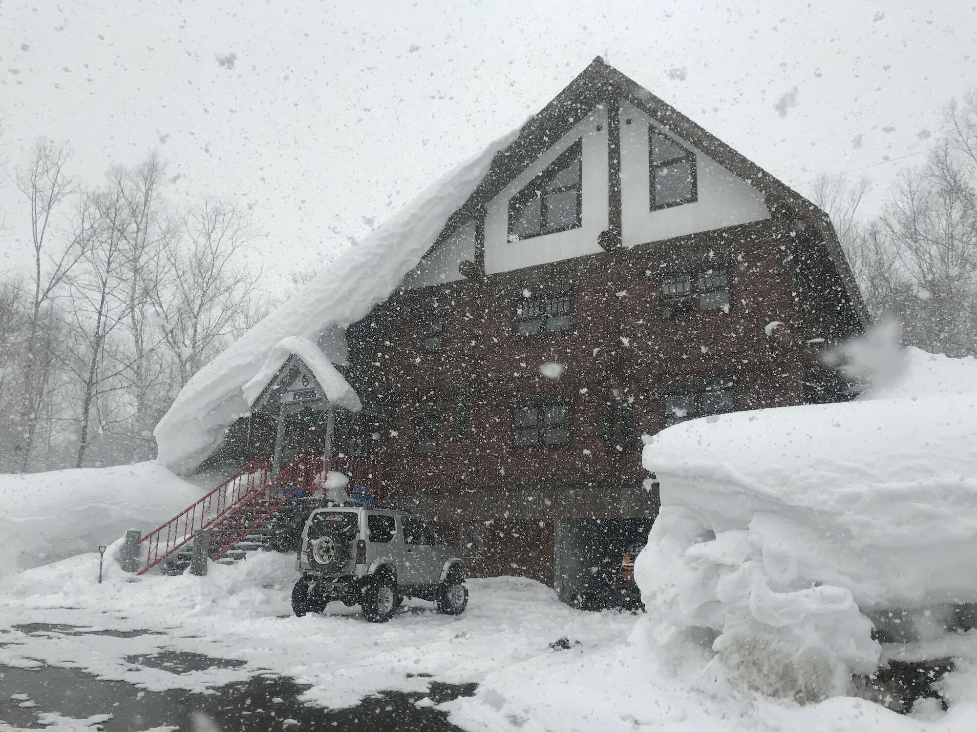 Niseko Trail-Head Lodge Экстерьер фото